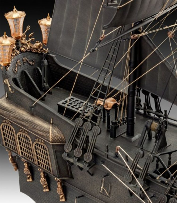 Revell - 1:72 Black Pearl, Limited Edition - Image 8