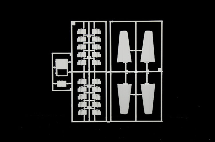 Italeri - 1:72 Fokker F27 Friendship - Image 6