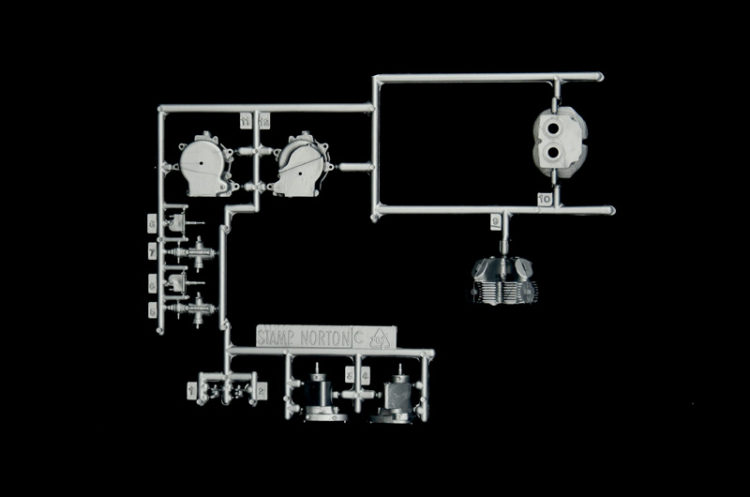 Italeri - 1/9 Norton 750 Commando PR 1967 - Image 7