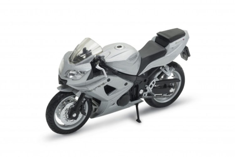 Welly - 1:18 Triumph Daytona 600 - Silver