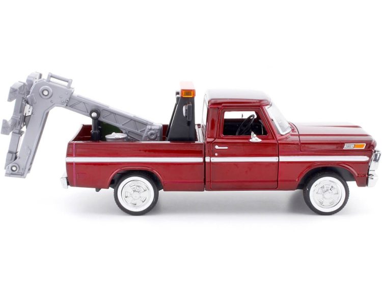 Motormax - 1:24 1969 Ford F-100 Tow Truck - Burgundy - Image 2