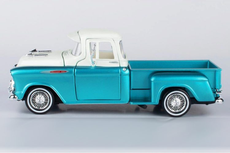 Motormax - 1:24 1957 Get Low Chevy 3100 Stepside - Turquoise Met. - Image 4