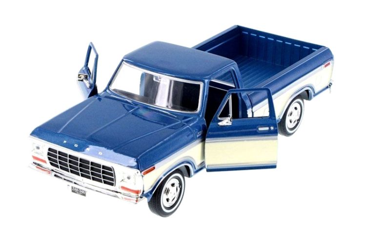 Motormax - 1:24 1979 Ford F-150 Custom - 2-Tone Cream / Blue "Timeless Legends" - Image 2