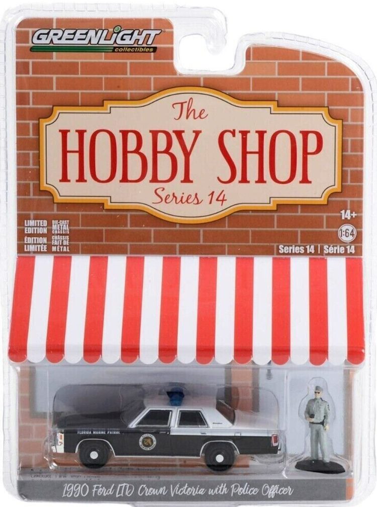 Greenlight - 1:64 The Hobby Shop Series 14 1990 Ford LTD Crown Victoria w/ Police Officer - Image 2