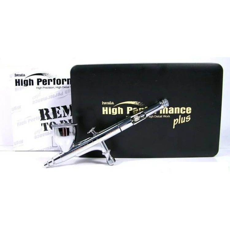 Iwata - High Performance HP-C Plus, Gravity Feed Dual Action Airbrush