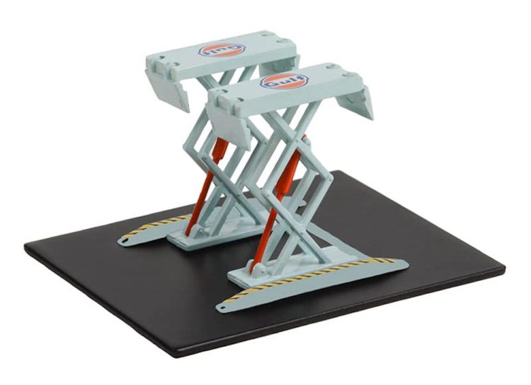 Greenlight - 1:64 Double Scissor Lifts Series 1 - Gulf Oil (Chase)