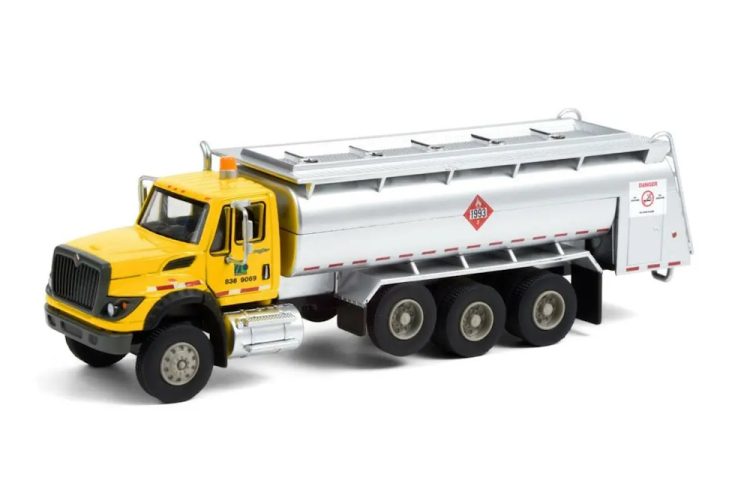 Greenlight - 1:64 S.D Trucks Series 12 2018 International WorkStar Tanker Truck