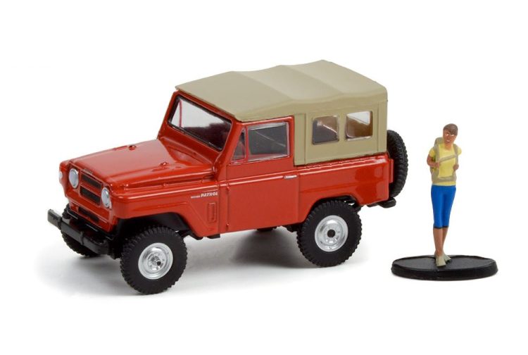 Greenlight - 1:64 The Hobby Shop Series 12 1975 Nissan Patrol w/ Backpacker