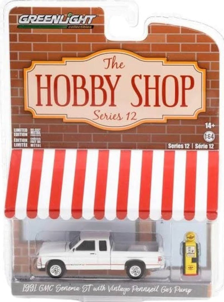 Greenlight - 1:64 The Hobby Shop Series 12 1991 GMC Sonoma ST w/ Vintage Pennzoil Gas Pump (Chase) - Image 2