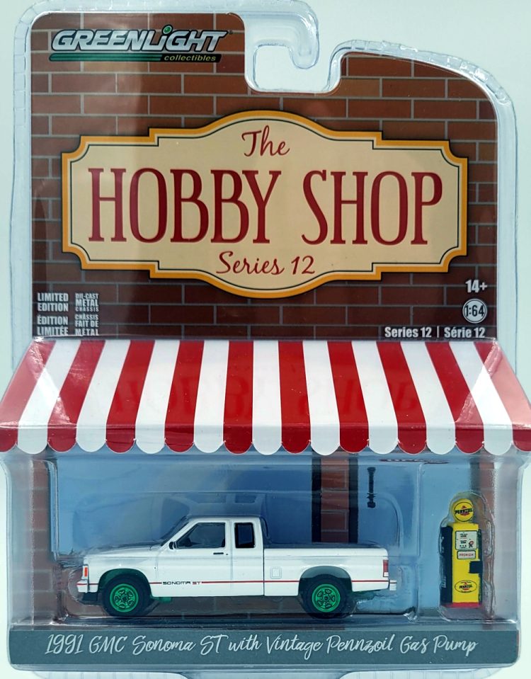 Greenlight - 1:64 The Hobby Shop Series 12 1991 GMC Sonoma ST w/ Vintage Pennzoil Gas Pump (Chase) - Image 3