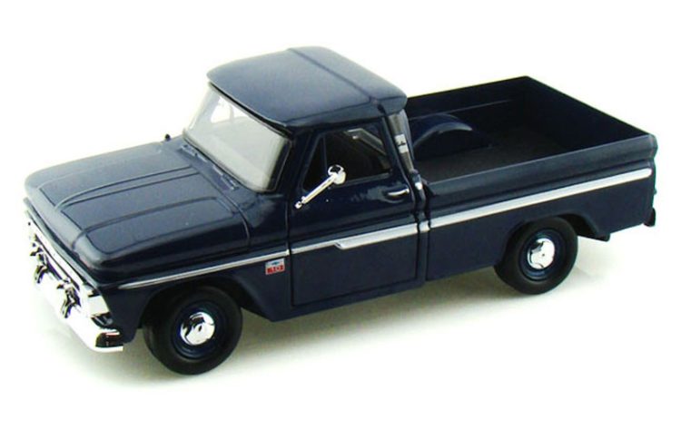 Motormax - 1:24 1966 Chevy C-10 Fleetside w/ Tear Drop Trailer "American Classics" - Image 2