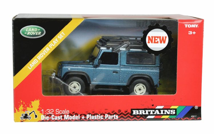 Britains - 1:32 Land Rover Defender 90 w/ Roof Rack - Image 7