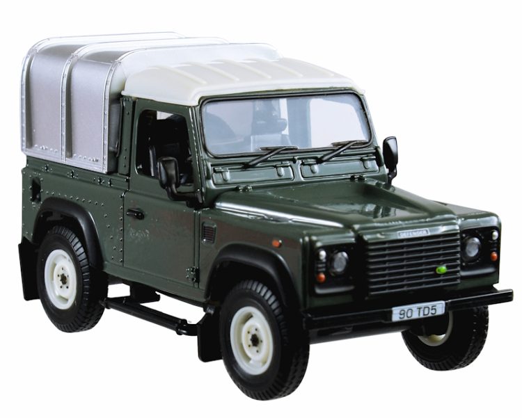 Britains - 1:32 Land Rover Defender 90 w/ Canopy - Image 2