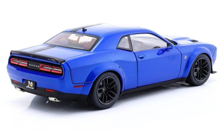 Solido - 1:18 Dodge Challenger R/T SCAT PACK Widebody - Blue - Image 2