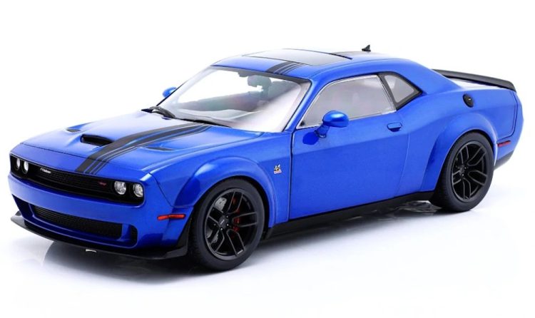 Solido - 1:18 Dodge Challenger R/T SCAT PACK Widebody - Blue