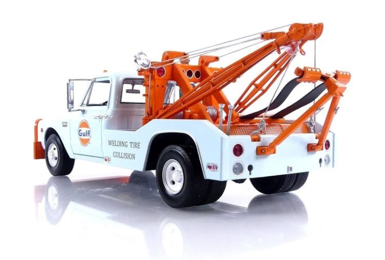 Greenlight - 1:18 1969 Chevrolet C-30 Dually Wrecker - Image 3