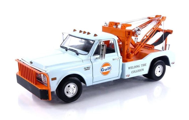 Greenlight - 1:18 1969 Chevrolet C-30 Dually Wrecker