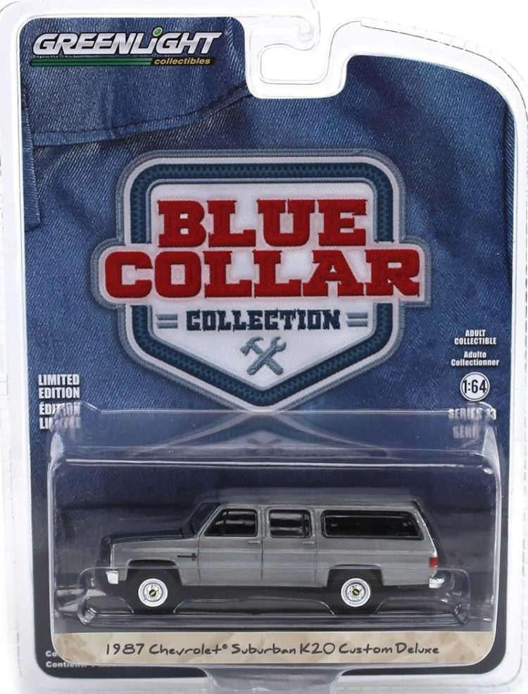 Greenlight - 1:64 1987 Chevrolet Suburban K20 Custom Deluxe - Blue Collar Collection Series 13 (Raw Chase) - Image 3