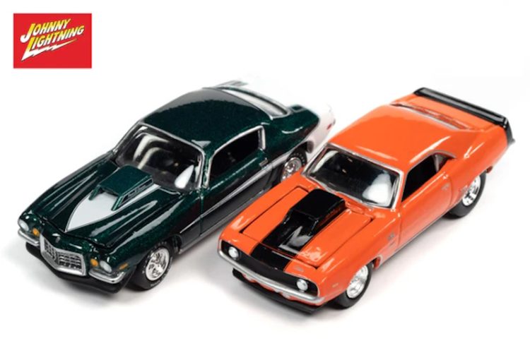 Johnny Lightning - 1:64 1969 Chevy Camaro ZLX Phase III & 1973 Chevy Camaro Phase III - Motion Performance