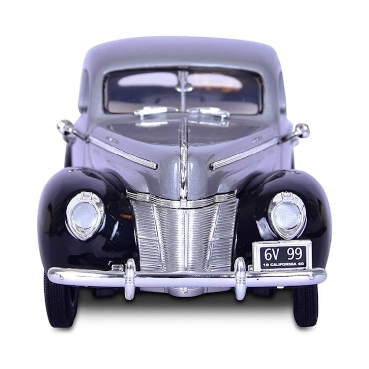 Motormax - 1:18 1940 Ford Deluxe - Grey/Black - Image 2