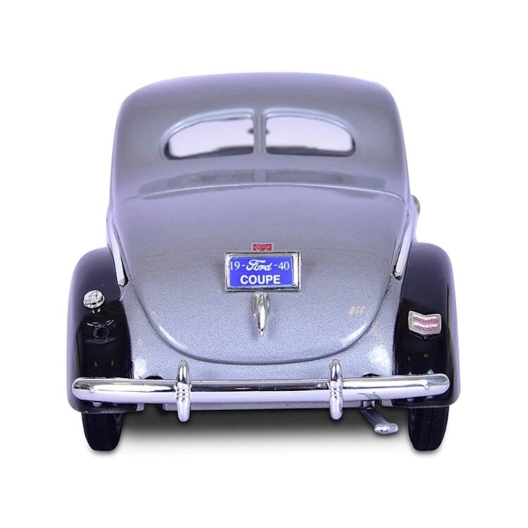 Motormax - 1:18 1940 Ford Deluxe - Grey/Black - Image 3