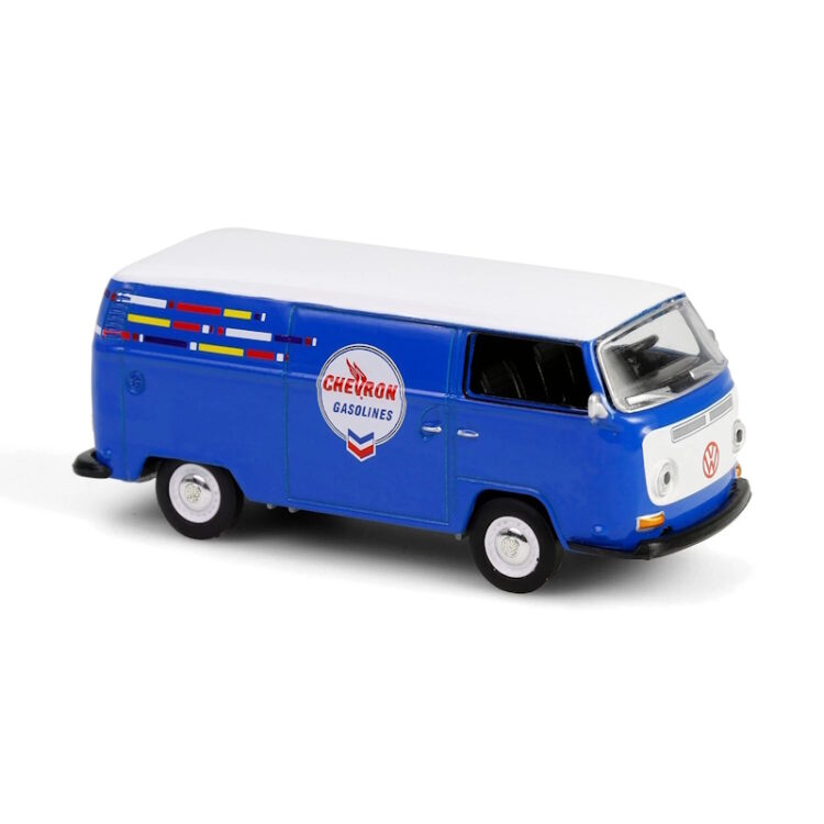 Greenlight - 1:64 1968 Volkwagen Type 2 Panel Van - Anniversary Collection Series 17 - Chevron Gasolines 145 Years - Image 4
