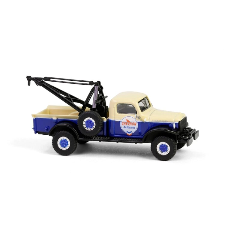 Greenlight - 1948 Dodge Power Wagon Wrecker - Chevron Special Edition Series 1 - Image 4