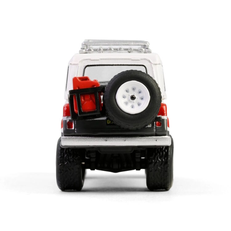 Greenlight - 1:64 1970 Jeep Jeepster Commando - Chevron Special Edition Series 1 - Image 6