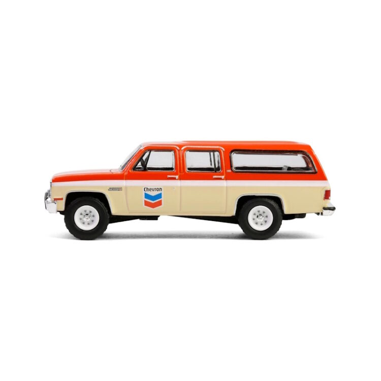 Greenlight - 1:64 1988 GMC Suburban Sierra Classic C10 - Chevron Special Edition Series 1 - Image 2