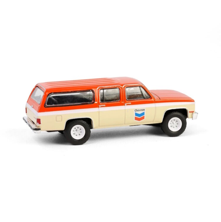 Greenlight - 1:64 1988 GMC Suburban Sierra Classic C10 - Chevron Special Edition Series 1 - Image 3