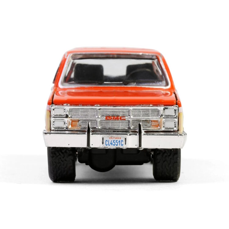 Greenlight - 1:64 1988 GMC Suburban Sierra Classic C10 - Chevron Special Edition Series 1 - Image 5