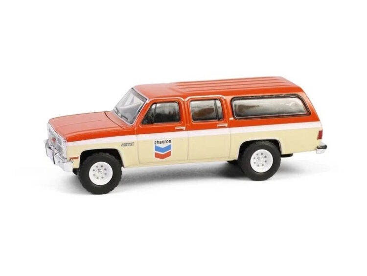 Greenlight - 1:64 1988 GMC Suburban Sierra Classic C10 - Chevron Special Edition Series 1