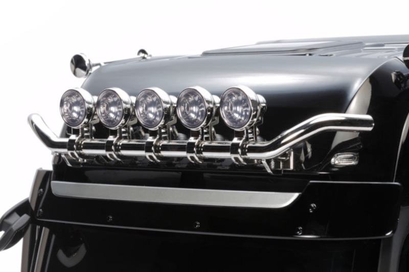 Tamiya - RC 1/14 Mercedes-Benz Actros 3363 6X4 Gigaspace (Pearl Blue Edition) - Image 4