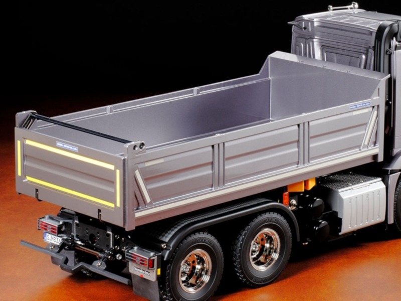 Tamiya - RC 1/14 Mercedes-Benz Arocs 3348 6X4 Tipper Truck - Image 4