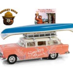 Greenlight - 1:64 1955 Chevrolet Two-Ten Townsman with Roof Rack & Canoe - Smokey Bear Series 4